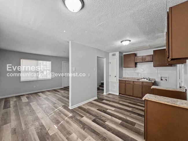 Photo - 4620 Sunnybrook St