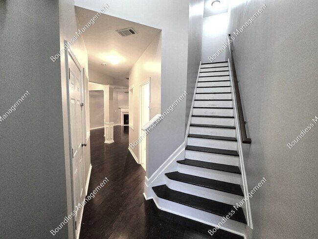 Photo - 2014 Ellison Way