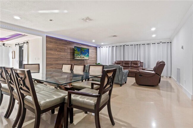 Photo - 19340 NE 19th Ave