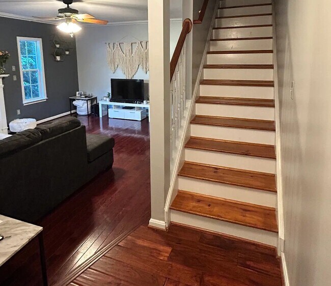13015 Skyview Ln