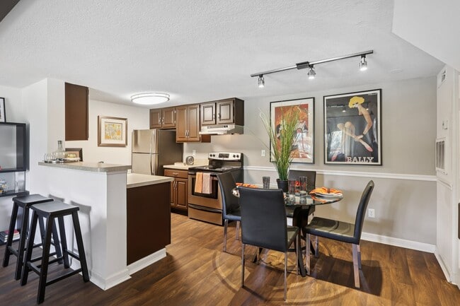 Photo - Whisper Lake Apartments