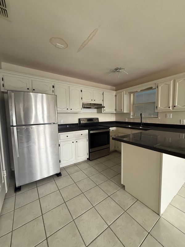 1802 Oasis Dr Unit 206