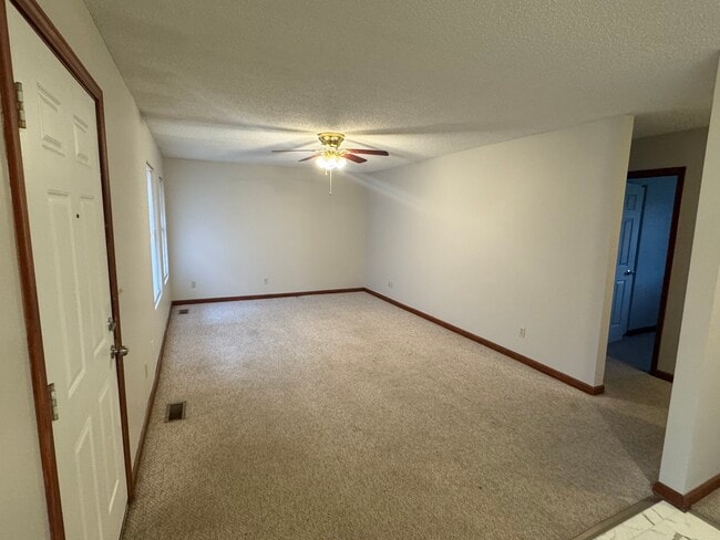 Photo - 19 Running Fox Dr