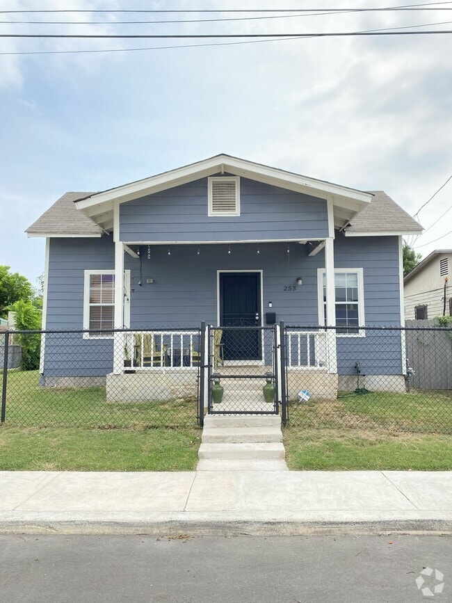 Building Photo - 253 W Fest St Rental
