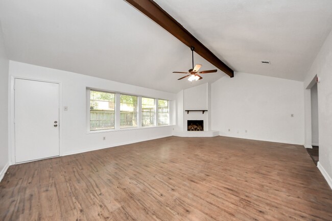 Photo - 5306 Mossgrey Ln