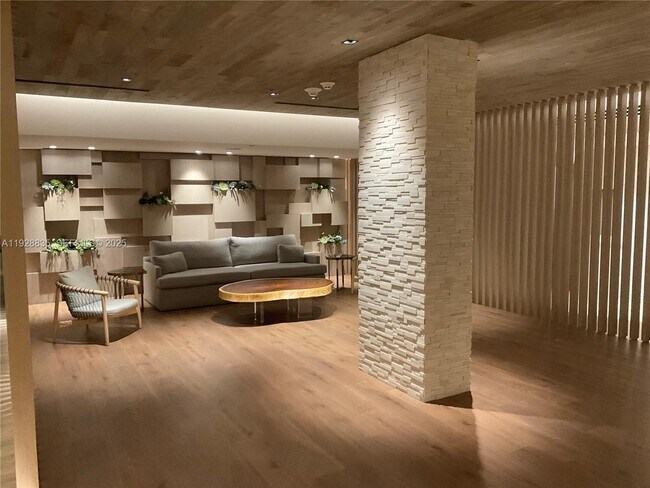 Photo - 2301 Collins Ave Unit 704