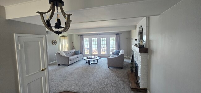 Living Room - 2003 Arbor Ln