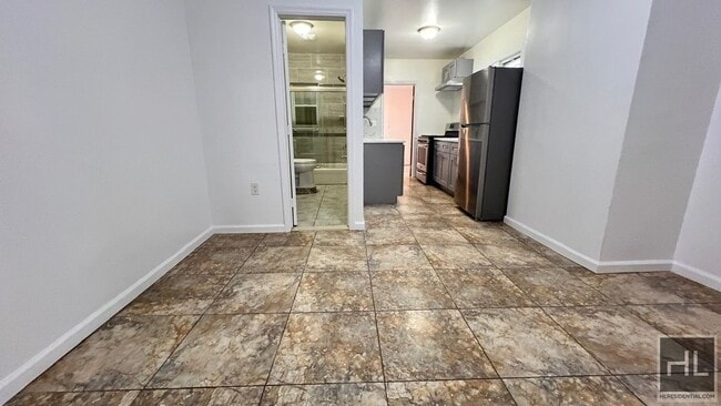 Photo - 718 E 39th St Unit 1