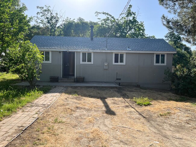 Two Bedroom One Bathroom Home in Lincoln - Two Bedroom One Bathroom Home in Lincoln