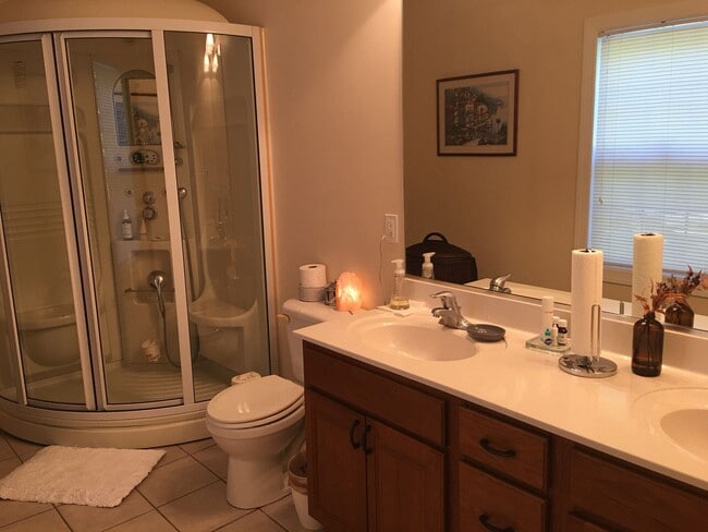 Photo - Oak Tree Townhome- One Level Living 3 Bed, 2 Bath Available March 1st!