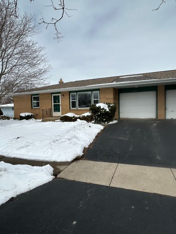 Building Photo - 402 Elmwood Dr