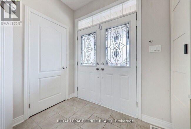 Photo - 102 Garrardview St