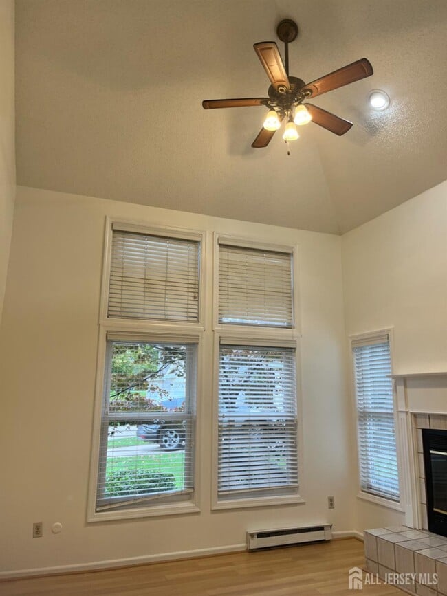 Photo - 111 Lloyd Ct