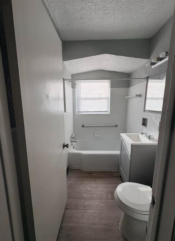 Photo - 18428 Stahelin Ave