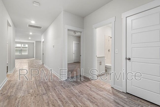 Photo - 403 Wind Dance Dr