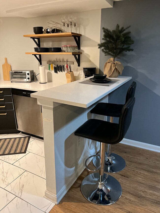 Photo - 633 14th St NE Unit 2 - LOWER