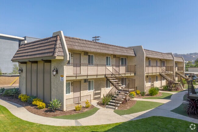 Building - Meadowlark Apartments