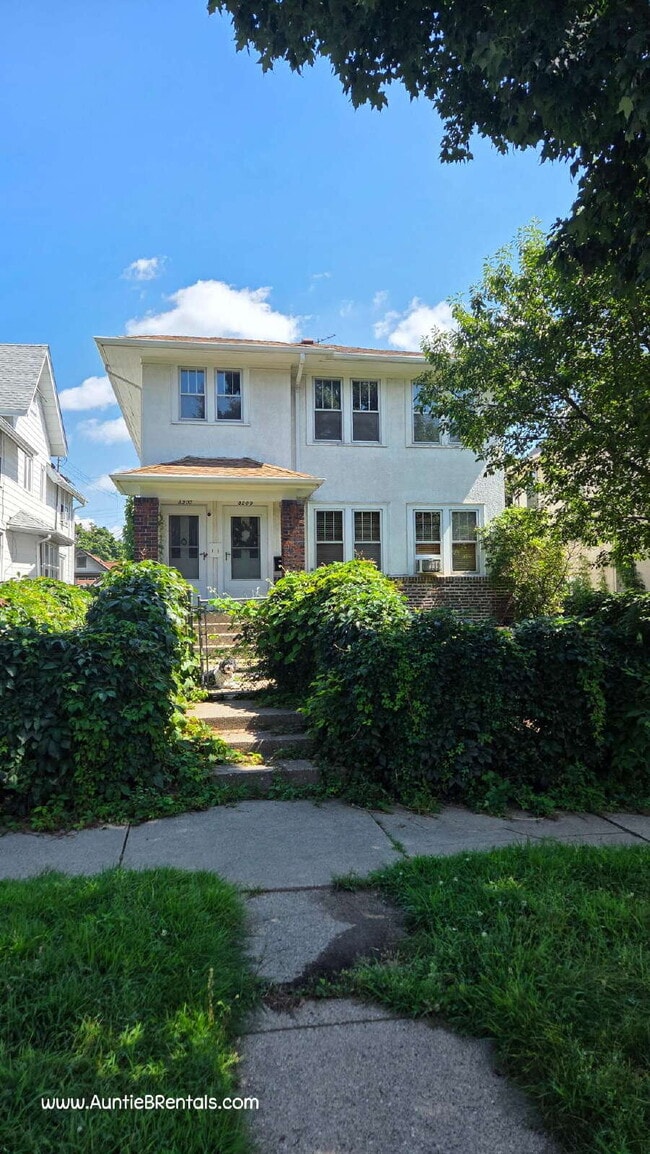 Building Photo - Spacious 3 Bed Duplex with Office + Bonus ... Rental