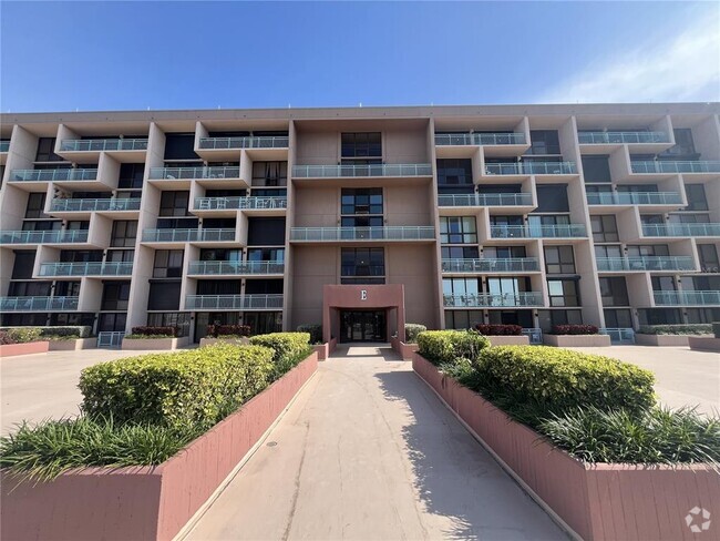 Building Photo - 1 Key Capri Unit 704E Rental