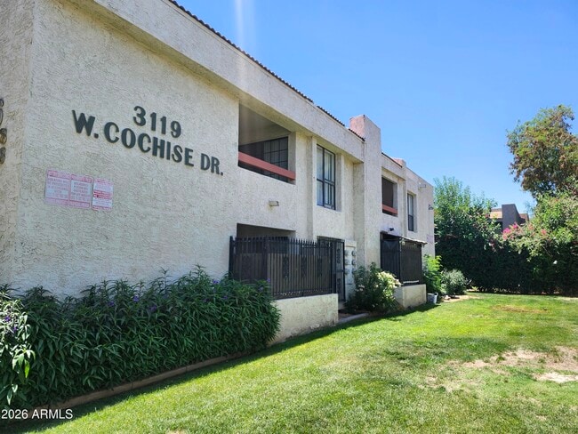 Building Photo - 3119 W Cochise Dr Unit 131
