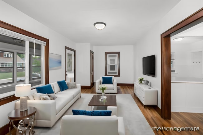 Photo - 239 Elmwood St NE