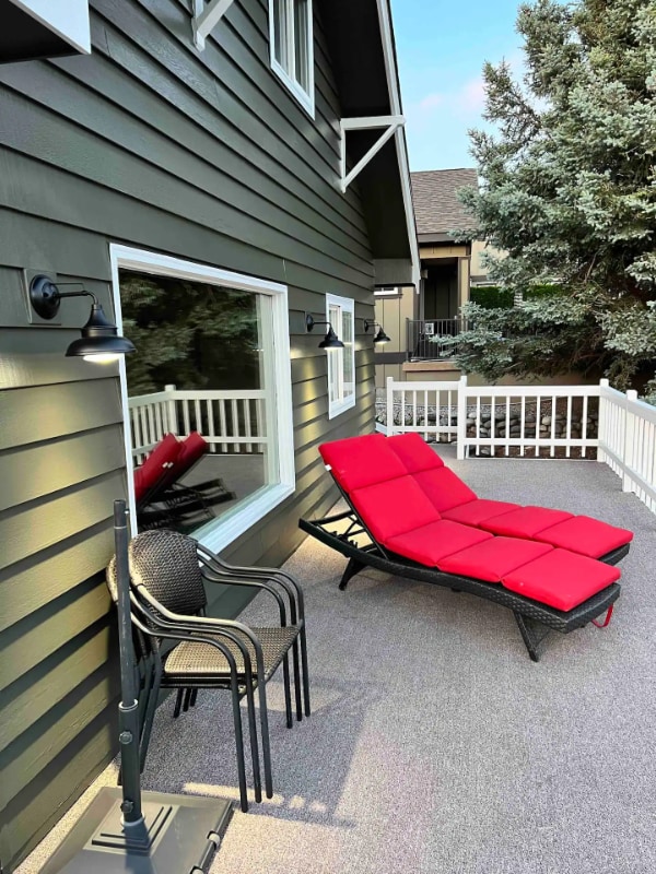 9348 Columbia Ct