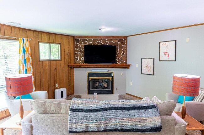 Photo - 516 McIntosh Dr