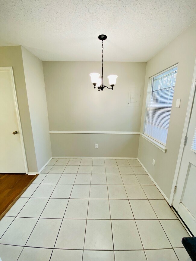 Photo - 100 Du Rhu Dr