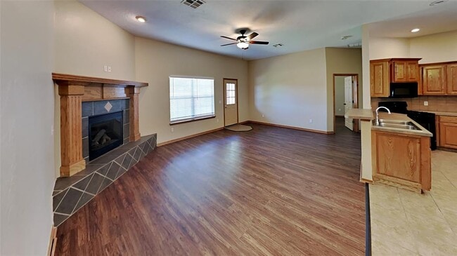 Photo - 16409 Stoneview Dr