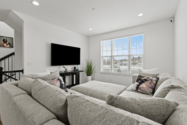 Photo - 30W158 Wheeler Cir