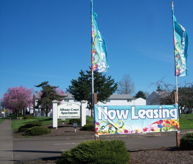 Albany Court: 55+ Senior Community Apartments For Rent in Albany, OR