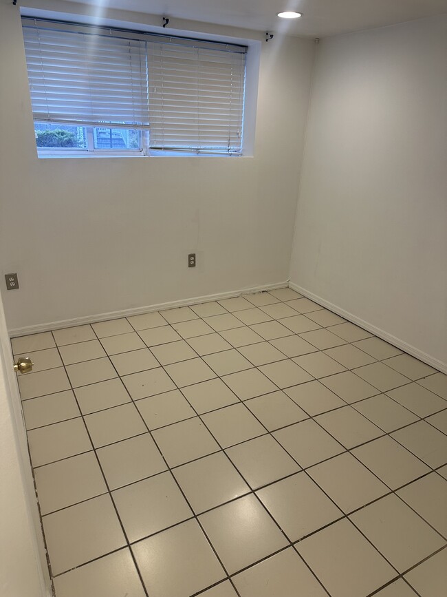 Photo - 17 Patricia Rd Unidad 2 BEDROOM APARTMENT