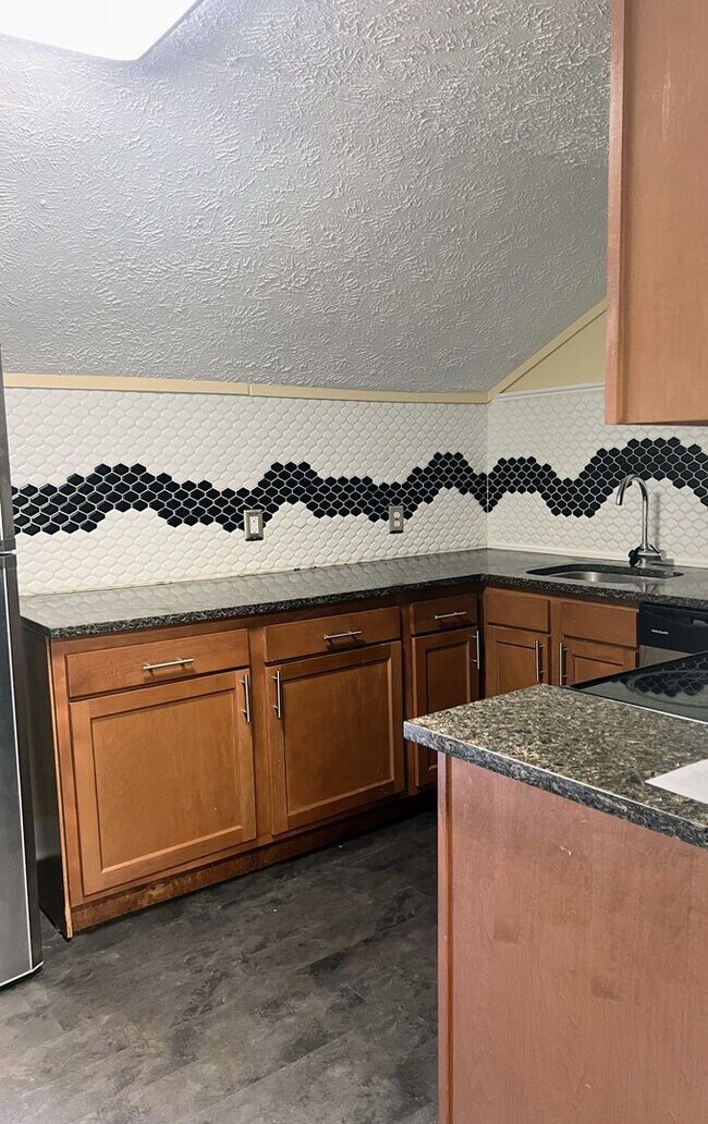 Photo - 219 E North St Unit 2