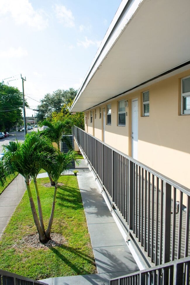 Photo - Airport Square