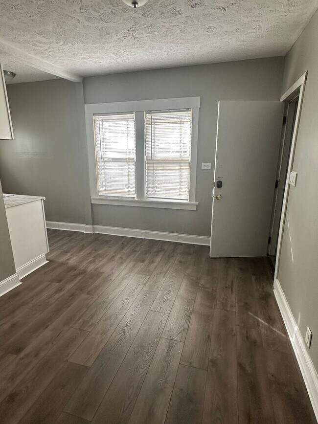 Photo - 2bd DOWNSTAIRS DUPLEX Cash Pay/Section 8 Unit DN