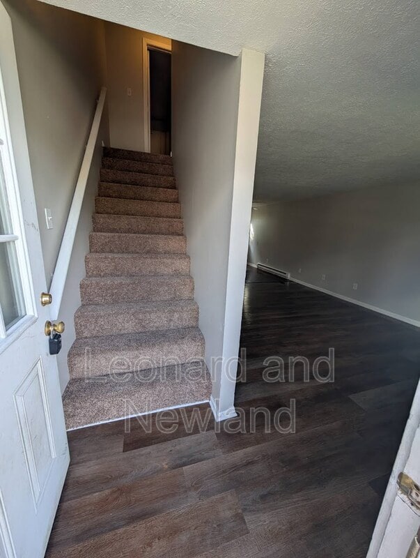 Photo - 210 Patricia Dr