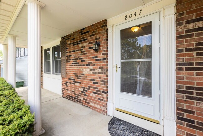 Photo - 8047 Simfield Rd