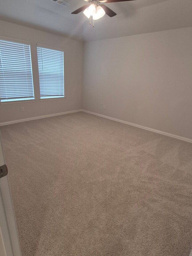 Photo - 3041 Hollybrook Ln