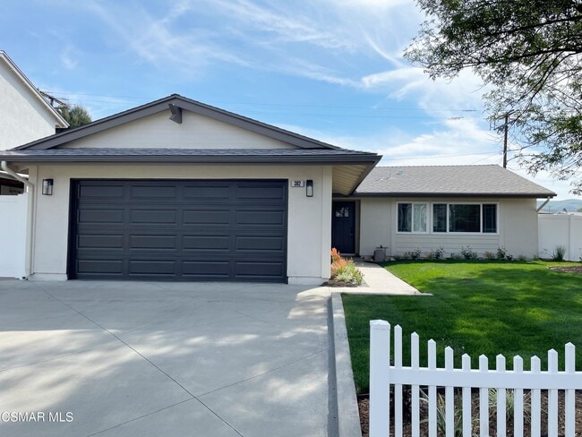 Photo - 382 Aristotle St