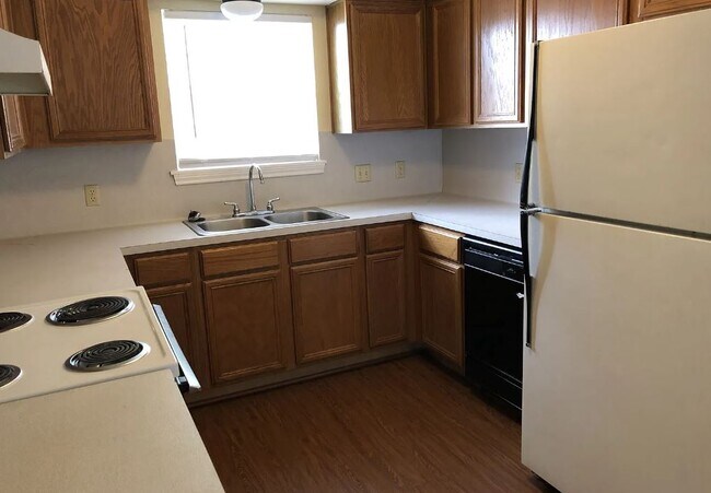 Photo - 1801 Sara Dr Unit B