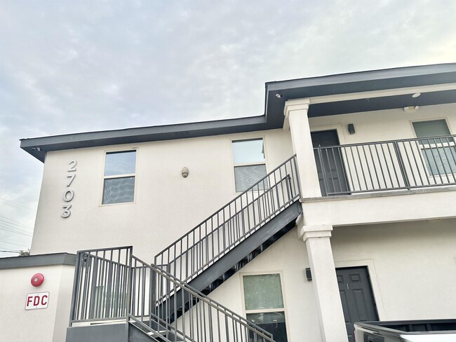 Photo - 2705 Mauricio St Unit 4