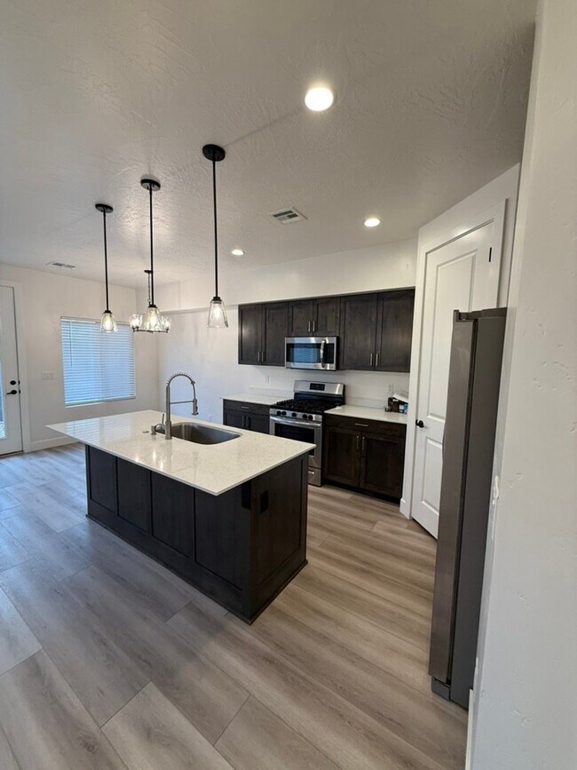 276 S 1930 W