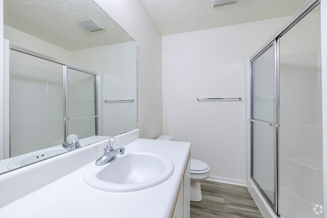 2BD, 2BA - 1,323SF - Primary Bathroom