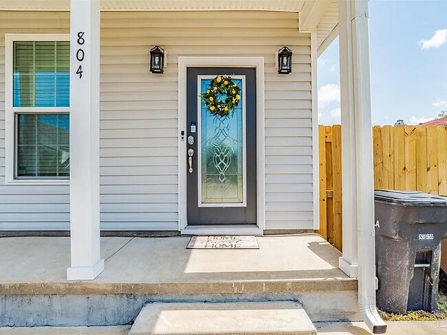 Photo - 804 W Belmont St