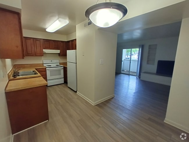 Building Photo - 600 Reusens Rd Rental