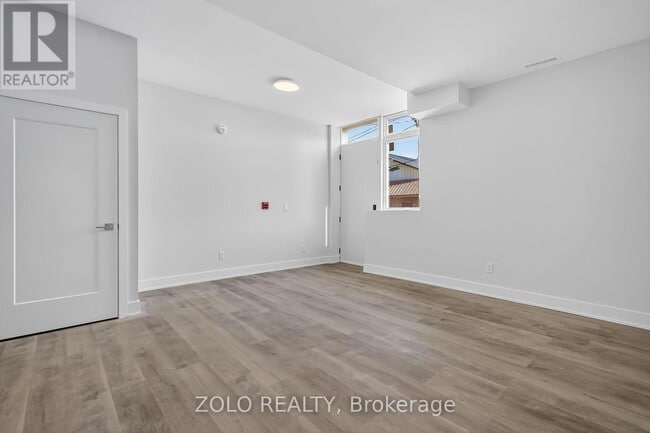 Photo - 206 Wellington St Unité # 1