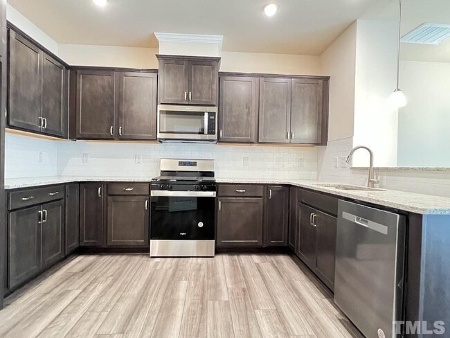 Photo - 3 Bedroom 2.5 Double Garage Townhome for Rent