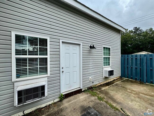 Building Photo - 3702 Squaw Valley Dr SW Unit A Rental