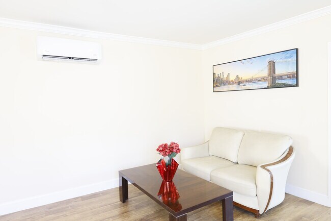 Photo - 18621 Bryant St