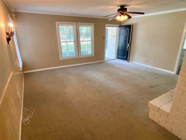 Photo - 623 Club Oak Dr